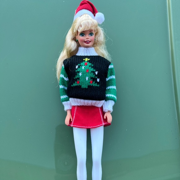 Barbie Vintage Christmas Doll - Picture 1 of 2